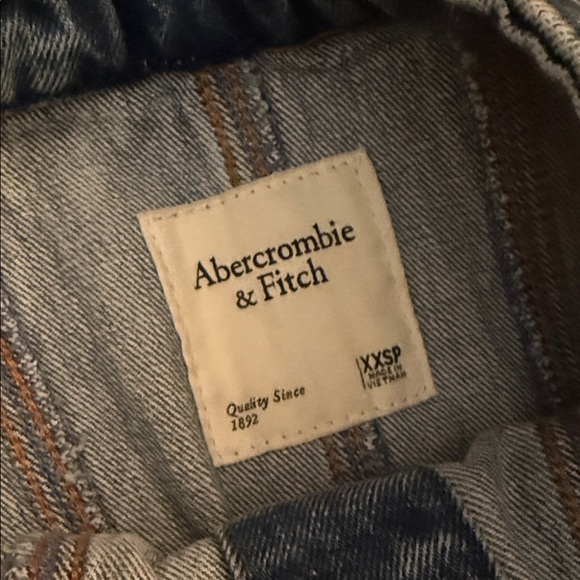 Abercrombie & Fitch Button-Up Blue Wide Leg Jeans Romper - Picture 4 of 5